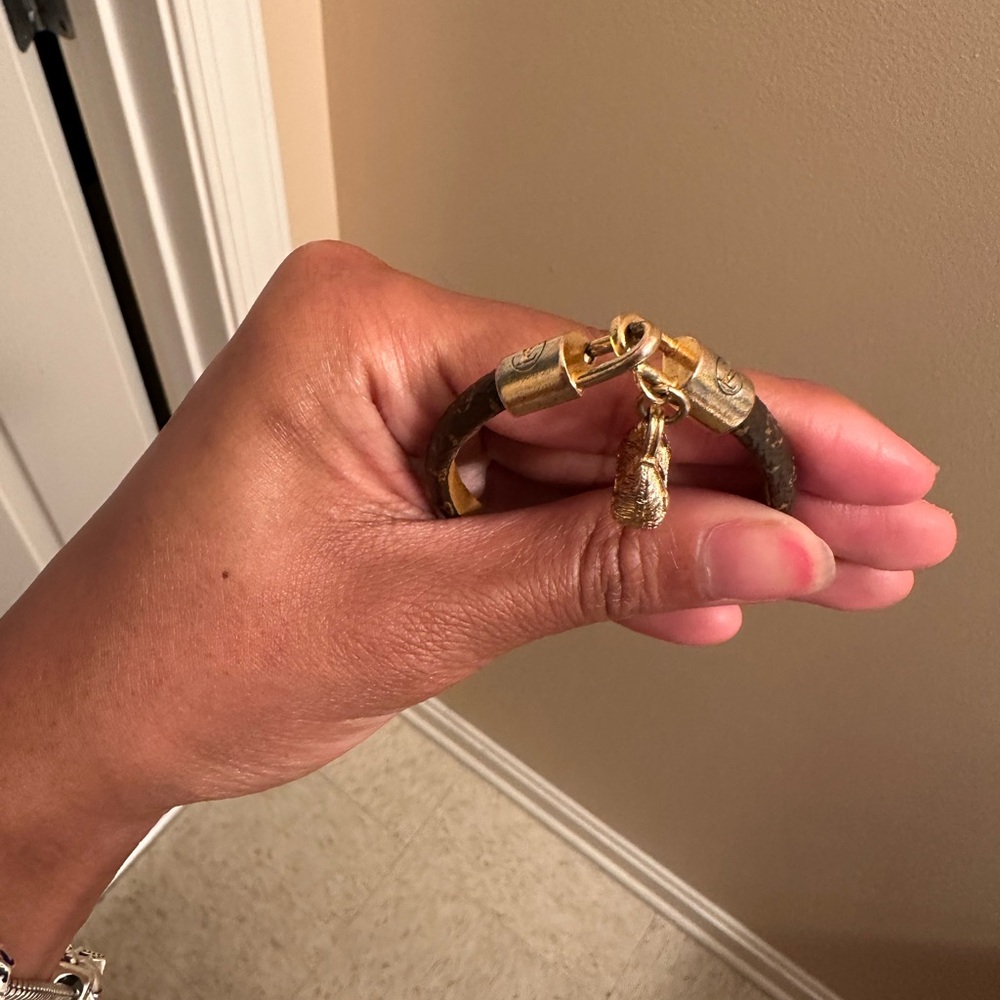 AUTHENTIC LV Bracelet - Picture 2 of 8